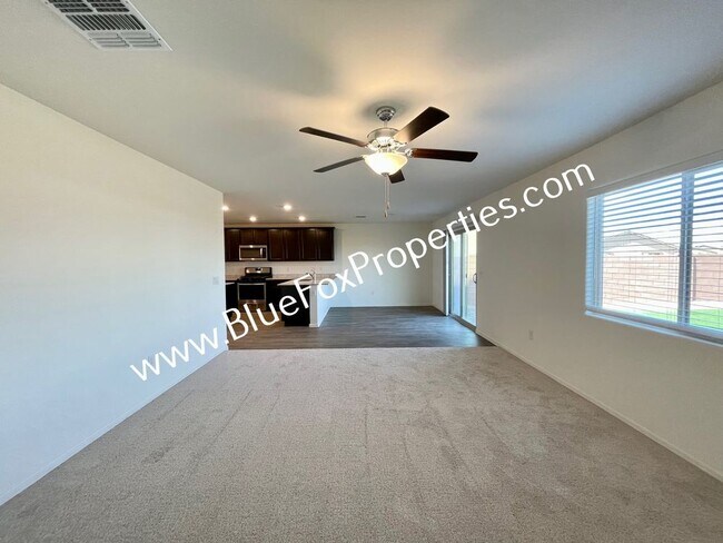 Foto del edificio - 12854 N Peony Dr