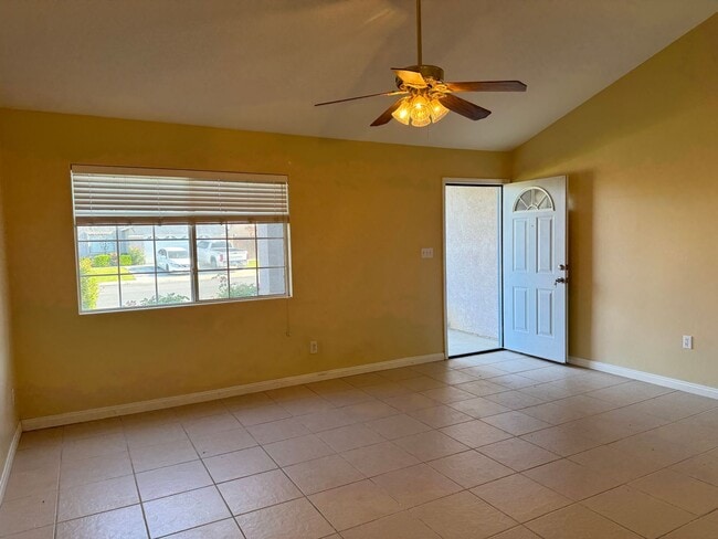 Building Photo - Beautiful home in a gated community!