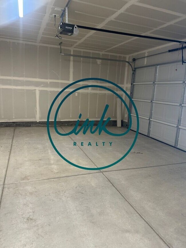 Foto del edificio - New Build Townhome Close to Downtown Gardn...