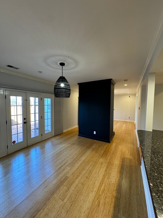 Foto del edificio - 3702 Selwyn Farms Ln