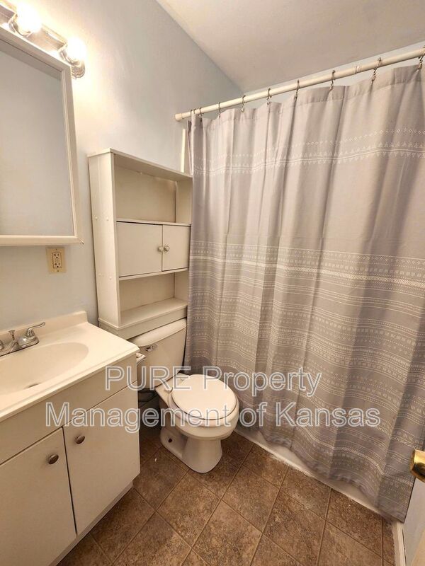 Building Photo - 1404 SW 37th St