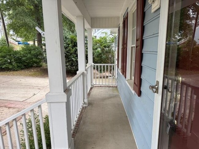 Building Photo - 211 Swansboro Dr