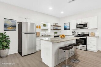 Building Photo - 2105 Walnut St