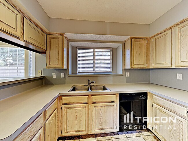 Building Photo - 1026 Chasemore Dr