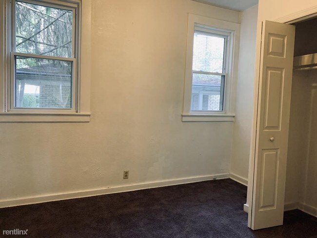 Foto del edificio - 2432 Lynnbrook Ave
