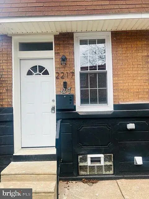 Front Door - 2217 E Thompson St Townhome