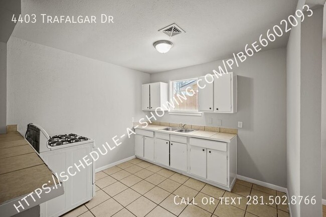 Building Photo - 4403 Trafalgar Dr