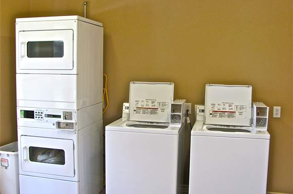 Laundry Room - Cypresswood Crossing