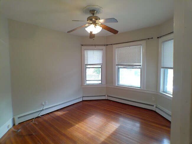 Building Photo - 1303 Smith St