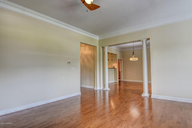 Foto del edificio - 555 Grande Manor Ct