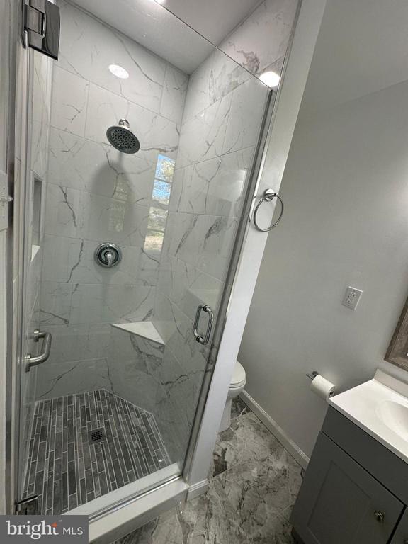 Foto del edificio - 44075 Louisdale Rd