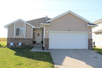 Building Photo - 7229 Whitewater Ln