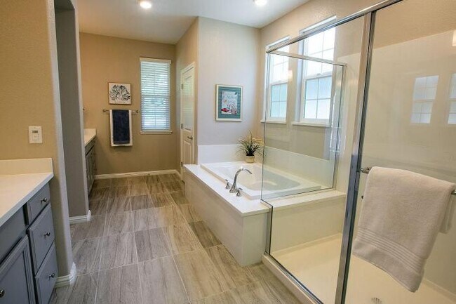 Foto del edificio - 3 bedroom in Walnut Creek CA 94595