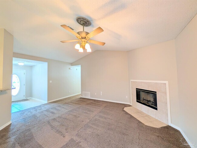 Foto del edificio - 175 Carrier Dr