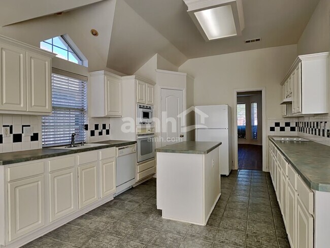 Foto del edificio - 2500 Kariba Ln