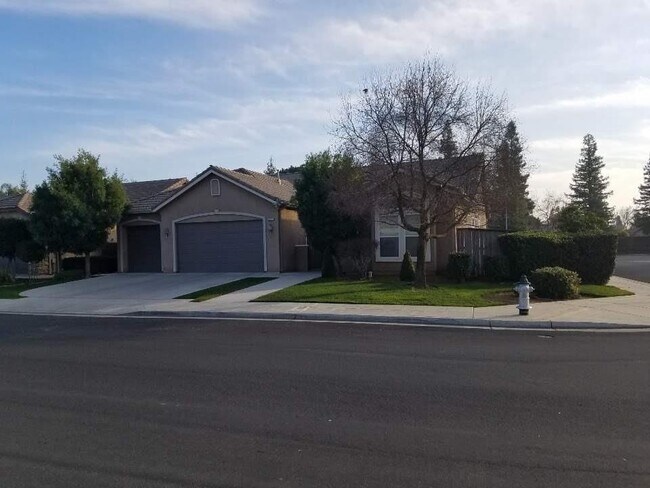 Foto del edificio - 5697 W Birch Ave