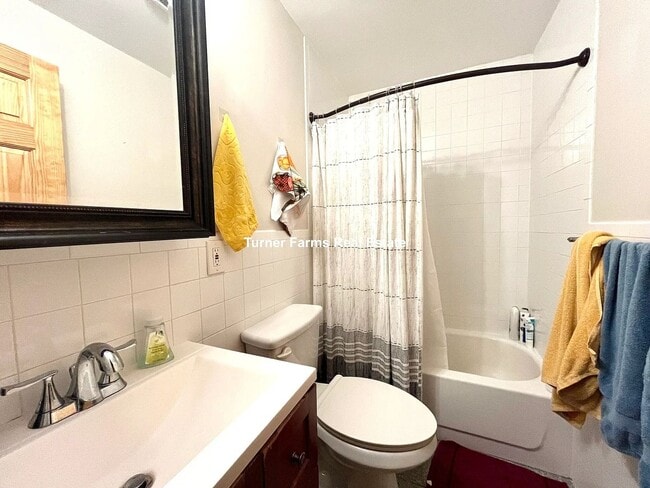 Building Photo - South End Location, In-Unit Washer and Dryer, Eat-in Kitchen
