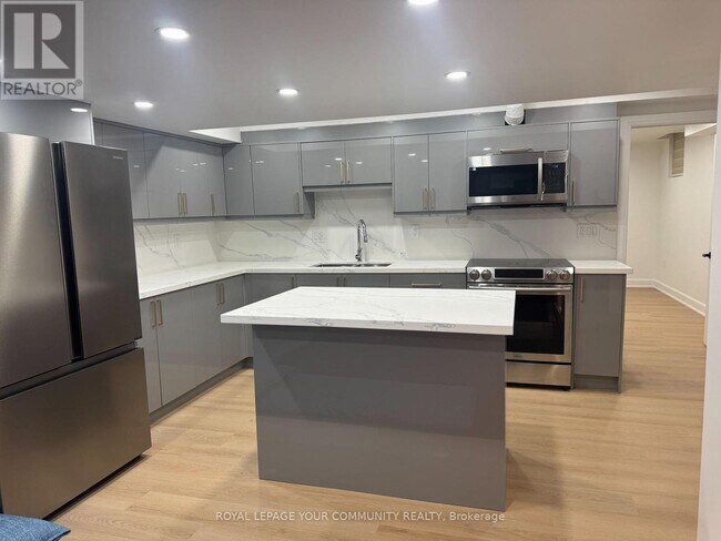 Photo du bâtiment - 8 Slater Mill Pl