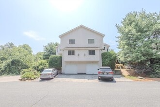 Building Photo - 445 Captain Eames Cir