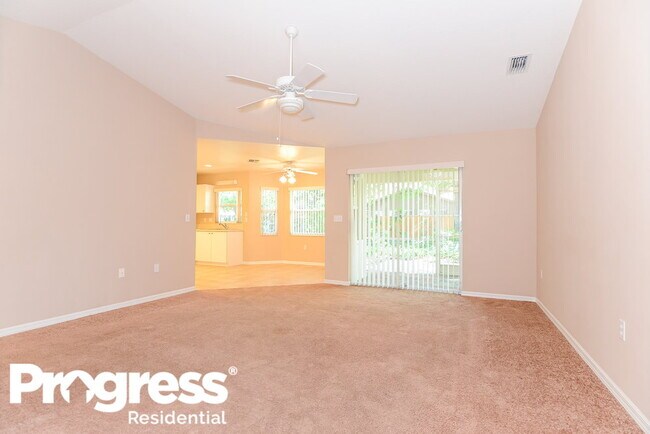 Foto del edificio - 4638 Breezy Pines Blvd