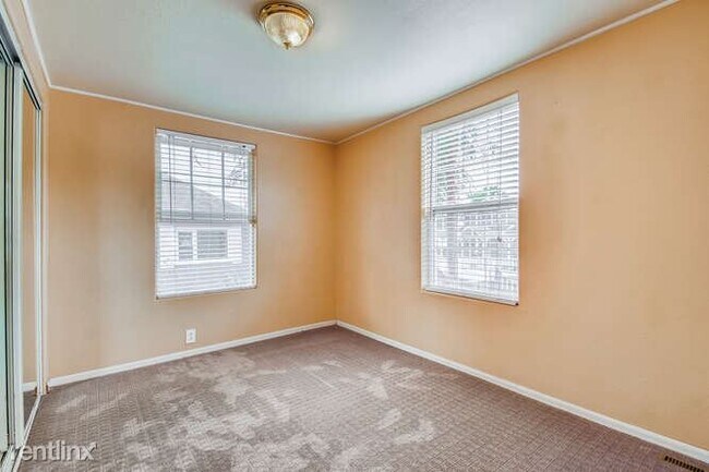 Foto del edificio - 3 br, 1 bath House - 529 Main Street