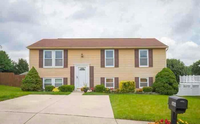 Building Photo - 3606 Melanie Rd