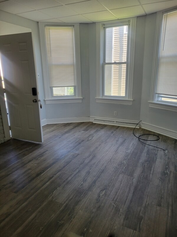 Building Photo - 146 W Dorrance St