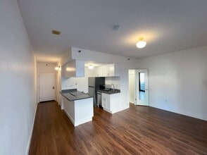 Building Photo - 201 Harrison St
