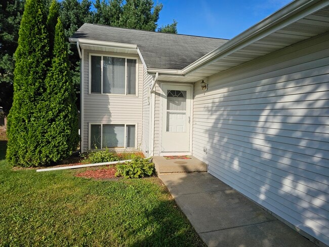 Building Photo - 609 Eagle Crest Ct