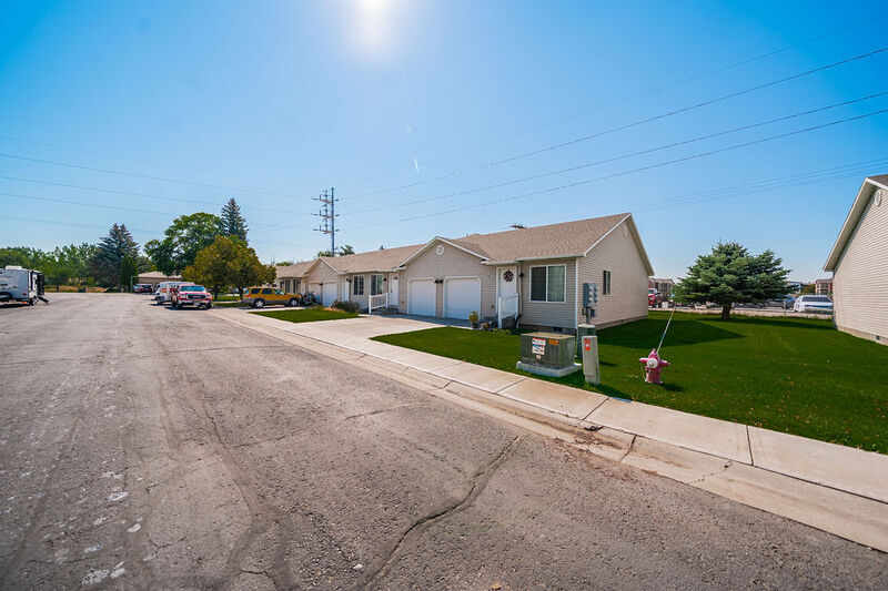 860 S 5th St W Unit Apt 5 Rexburg Id 83440 Condo For Rent In