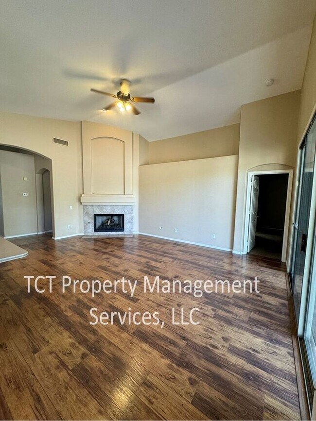 Foto del edificio - Beautiful 4 Bedroom Home with Private Pool