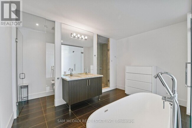 Photo du bâtiment - 29 Queens Quay E