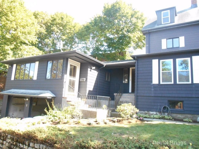 Building Photo - 400 Langley Rd