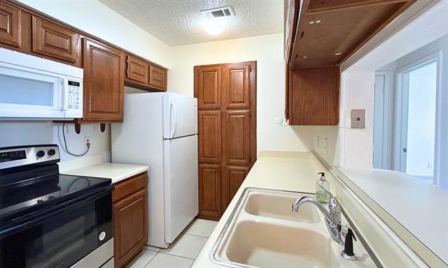 Foto del edificio - 1200 Calico Ln