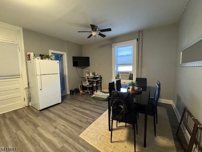 Building Photo - 20 North St