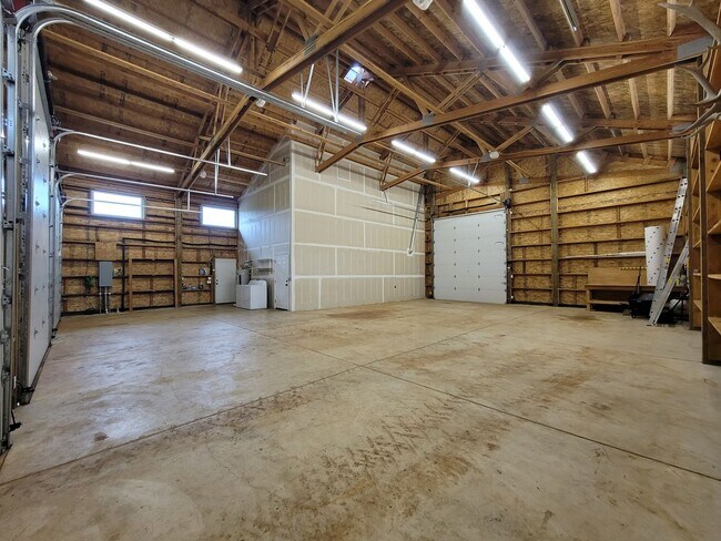 Building Photo - Barndominium