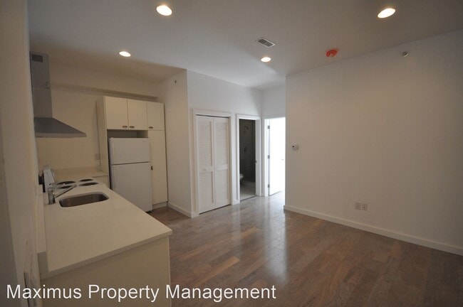 Building Photo - 2318 N Park Ave