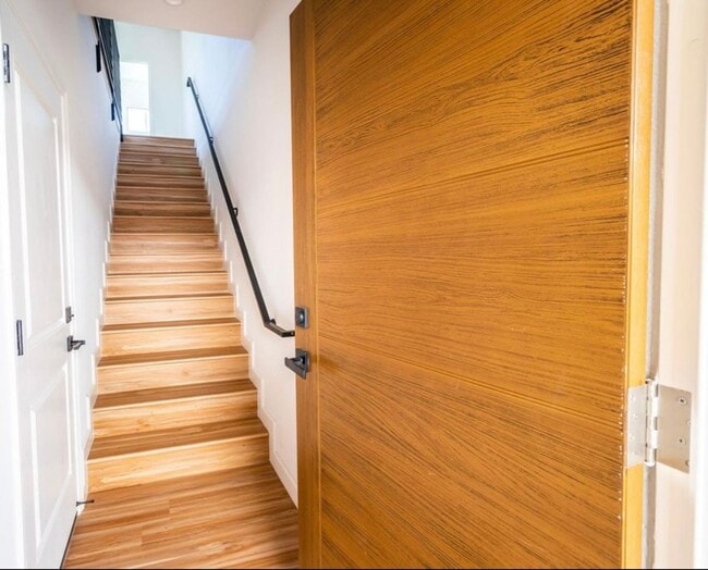 Foto del edificio - 4BR 3Ba Modern Townhome in Prime NOHO