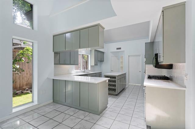 Foto del edificio - 8907 Club Creek Cir
