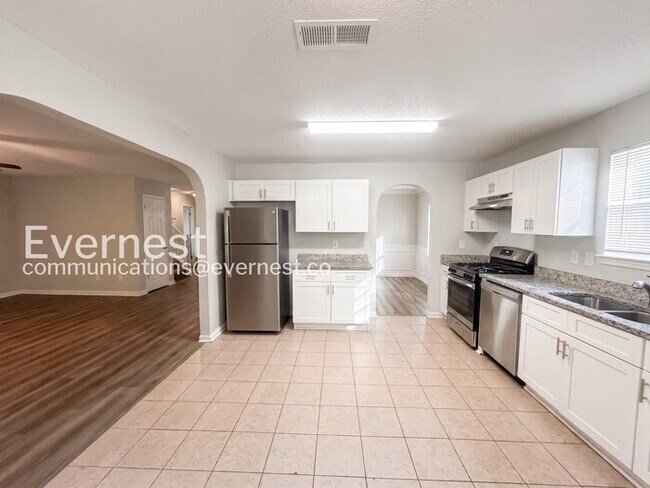 Foto del edificio - 5544 Bluegrass Dr