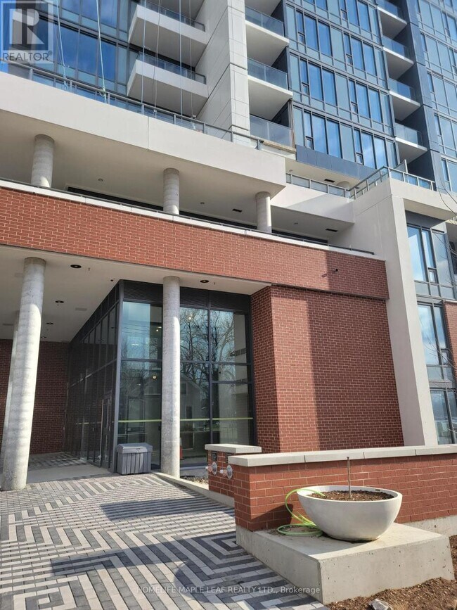 Photo du bâtiment - 15 Wellington St S