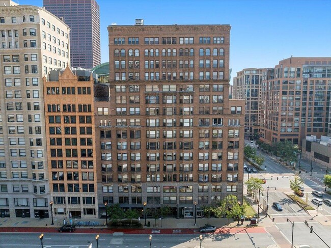 Foto del edificio - 3 bedroom in Chicago IL 60605