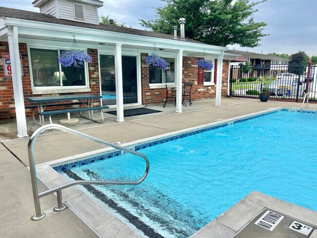 Foto del edificio - Mayfair Apartment Homes