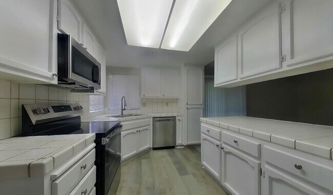 Foto del edificio - Available Now And Ready To Move In.