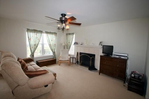 Building Photo - 3627 Noble Dr