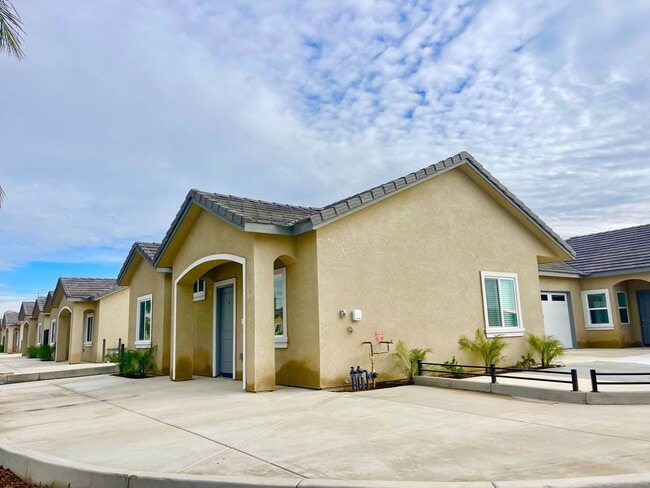 Building Photo - 4304 Sun Orchard Dr