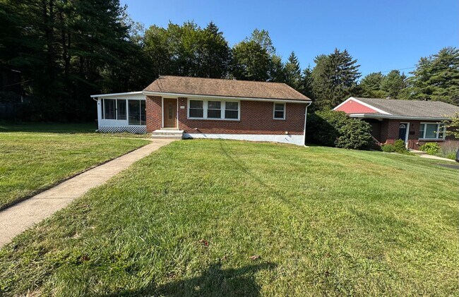 Foto del edificio - Quiet Ranch 3 bedroom home in Emmaus