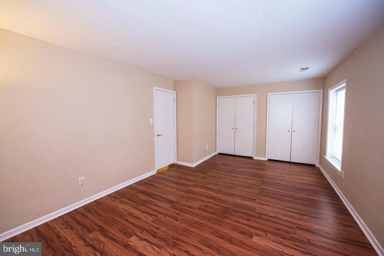 10708 Kings Riding Way Unit T219, Rockville, MD 20852 Room for Rent