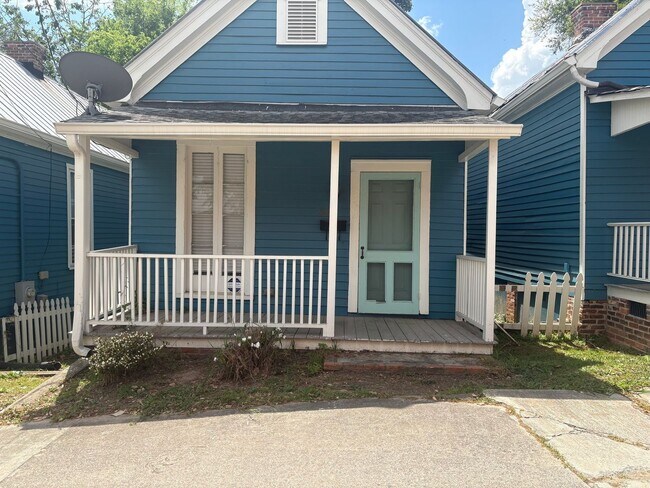 Foto del edificio - 888 Walnut St Ln