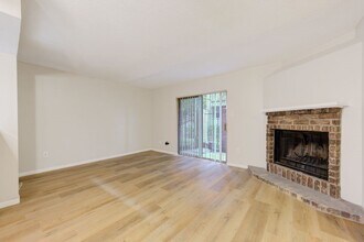 Building Photo - 2800 Jeanetta St